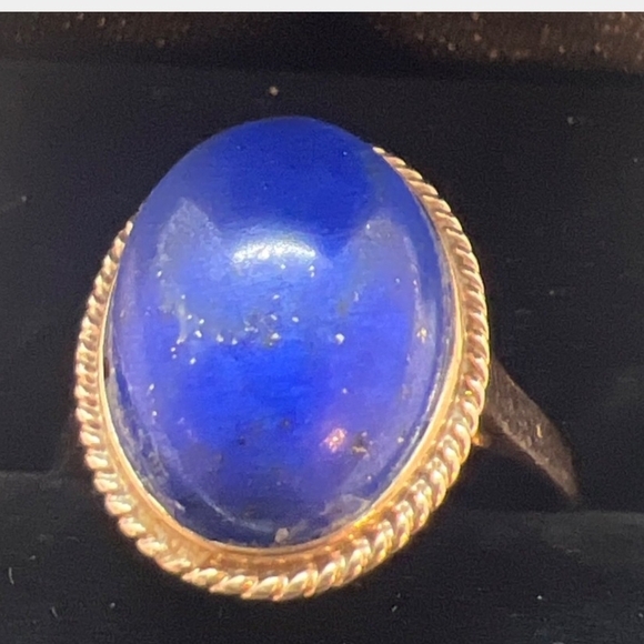 Elegant Blue Stone Gold Ring